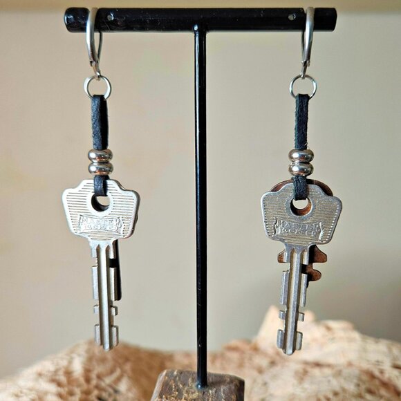 Vintage Key Earrings Black Leather Silver Stainless Steel Rustic Long Drop Charm - Picture 10 of 10
